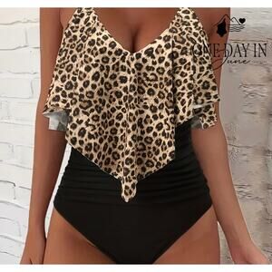CharmLeaks Lace Up Back Flounce One Piece Swimsuit Size M